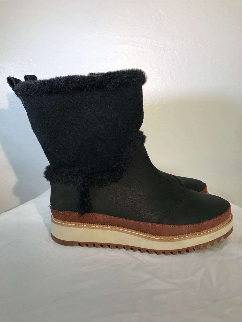 TOMS Makenna Mid-Calf Suede  and Leather Winter Boot size 7 - Picture 2 of 11